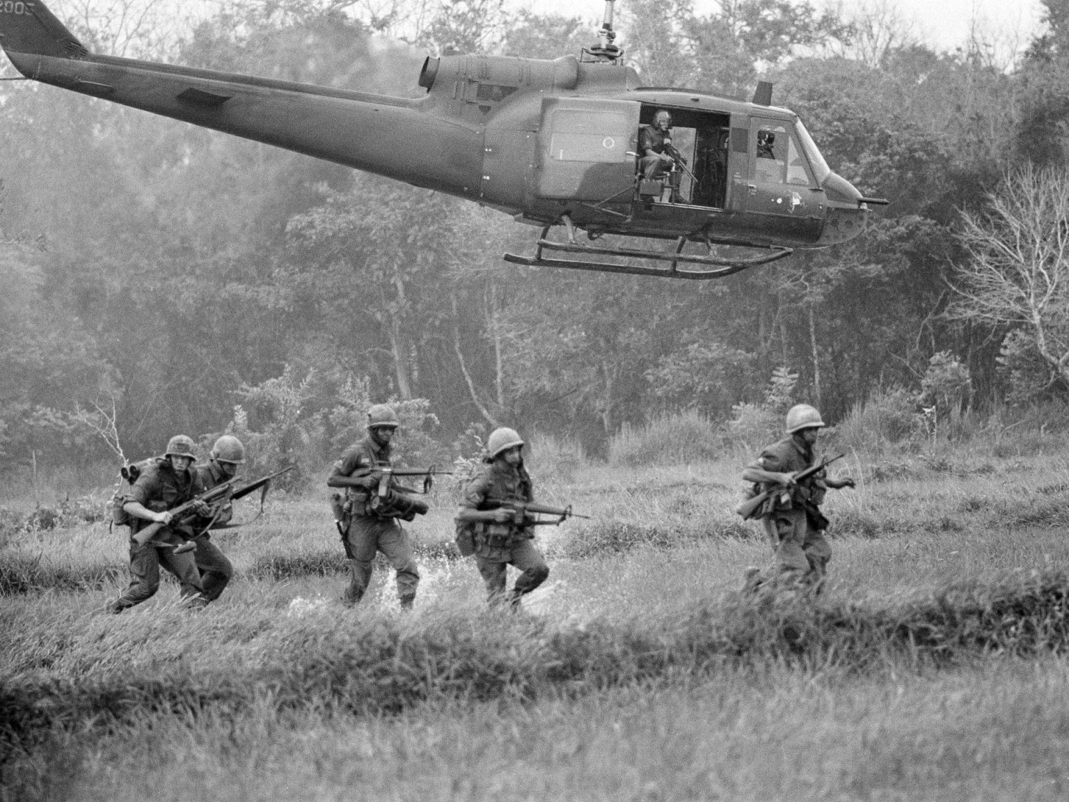 50 عاما على نهاية حرب فيتنام التي غيّرت أميركا والعالم AP991003009274 1745966407