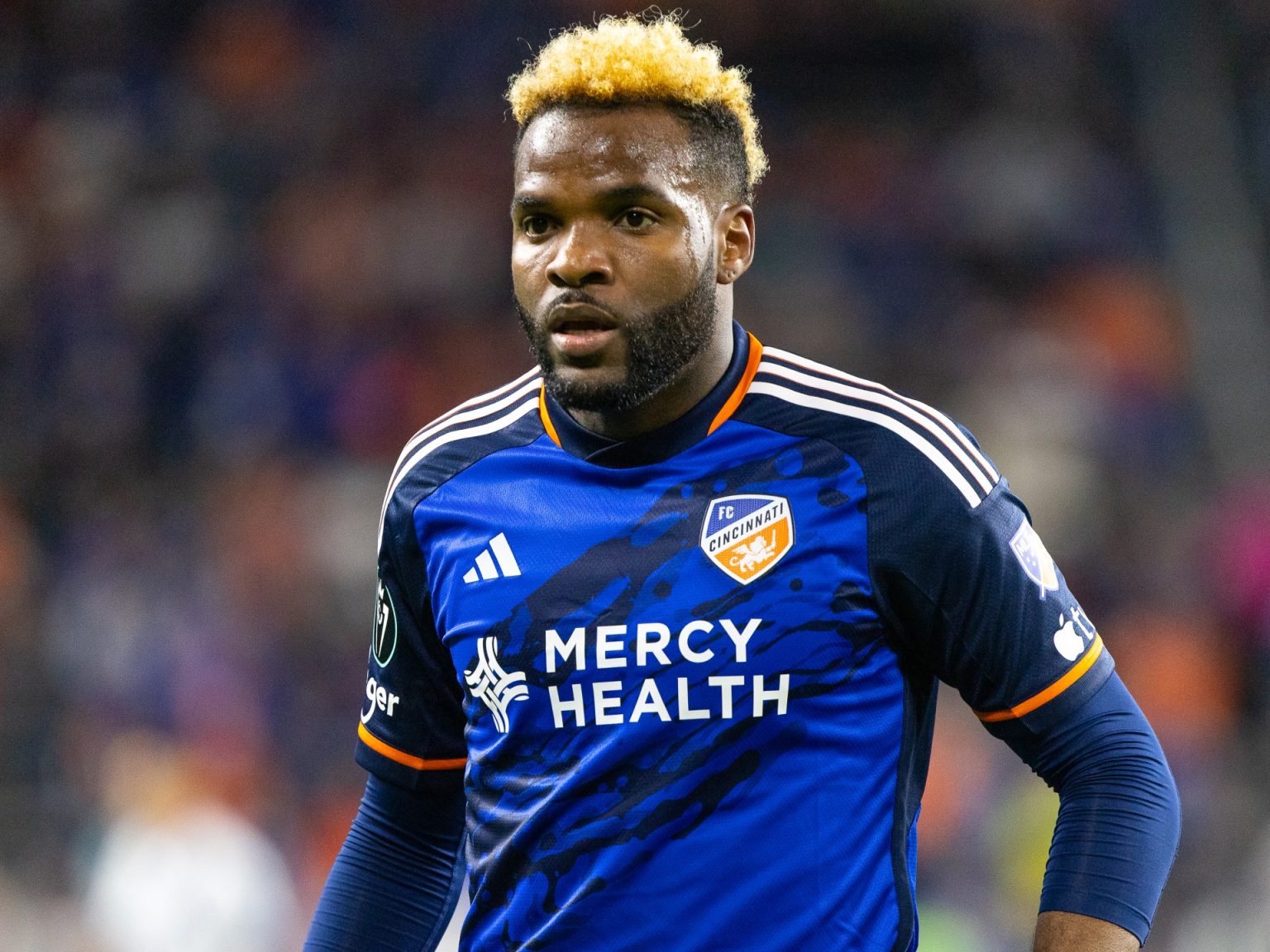 وفاة لاعب غاني بعد سقوطه من ناطحة سحاب بالصين GettyImages 2073569592 1744824730