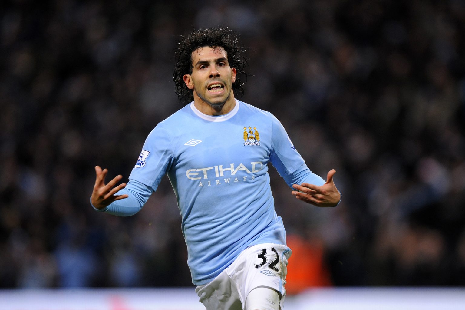 كارلوس تيفيز.. “أباتشي” انتقل من براثن الفقر والجريمة للنجومية والثراء GettyImages 525776598 1743861546