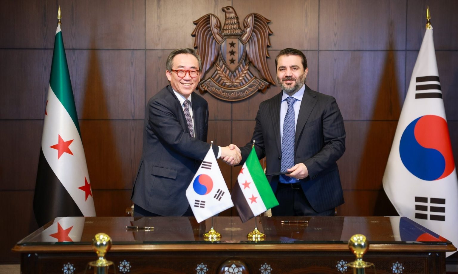 سوريا وكوريا الجنوبية توقعان اتفاقا لإقامة علاقات دبلوماسية GoLtW 6W8AADjb 1744346544
