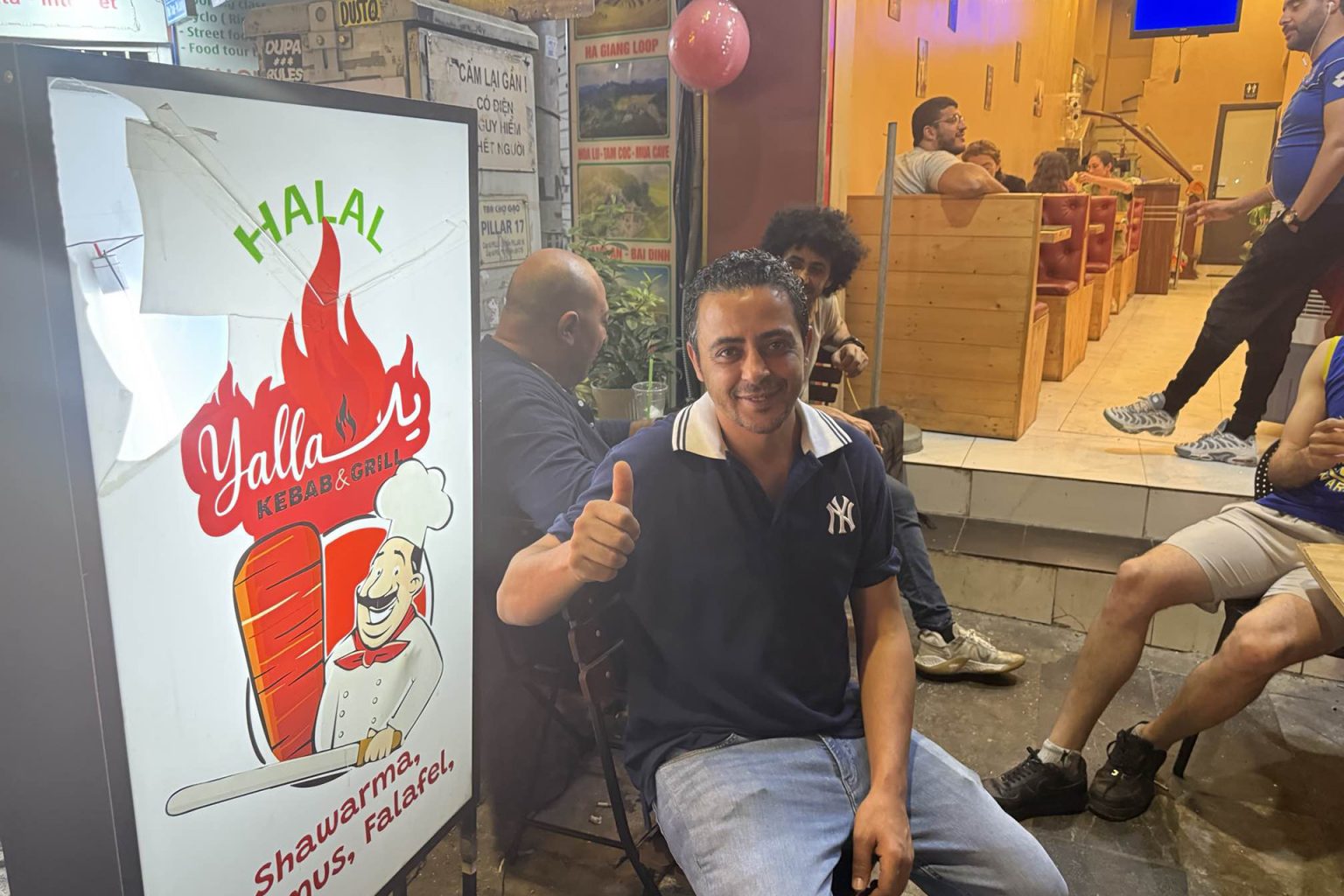 الأكل الحلال.. رحلة بحث مضنية ونقطة تلاقي عرب فيتنام Image 6 1745861386