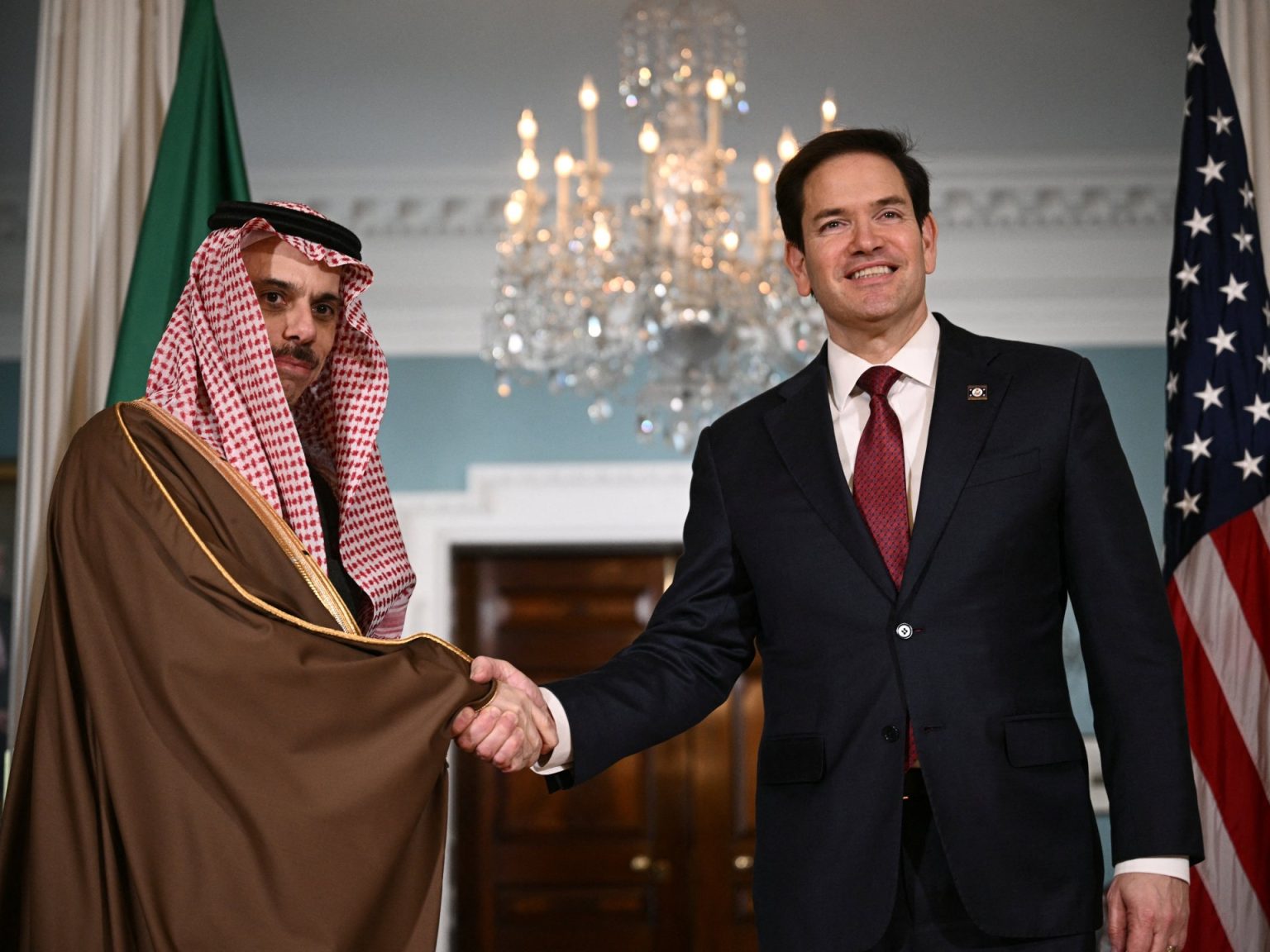 روبيو يبحث مع بن فرحان وقف القتال ونزع سلاح حماس afp 67f6f31040f9 1744237328