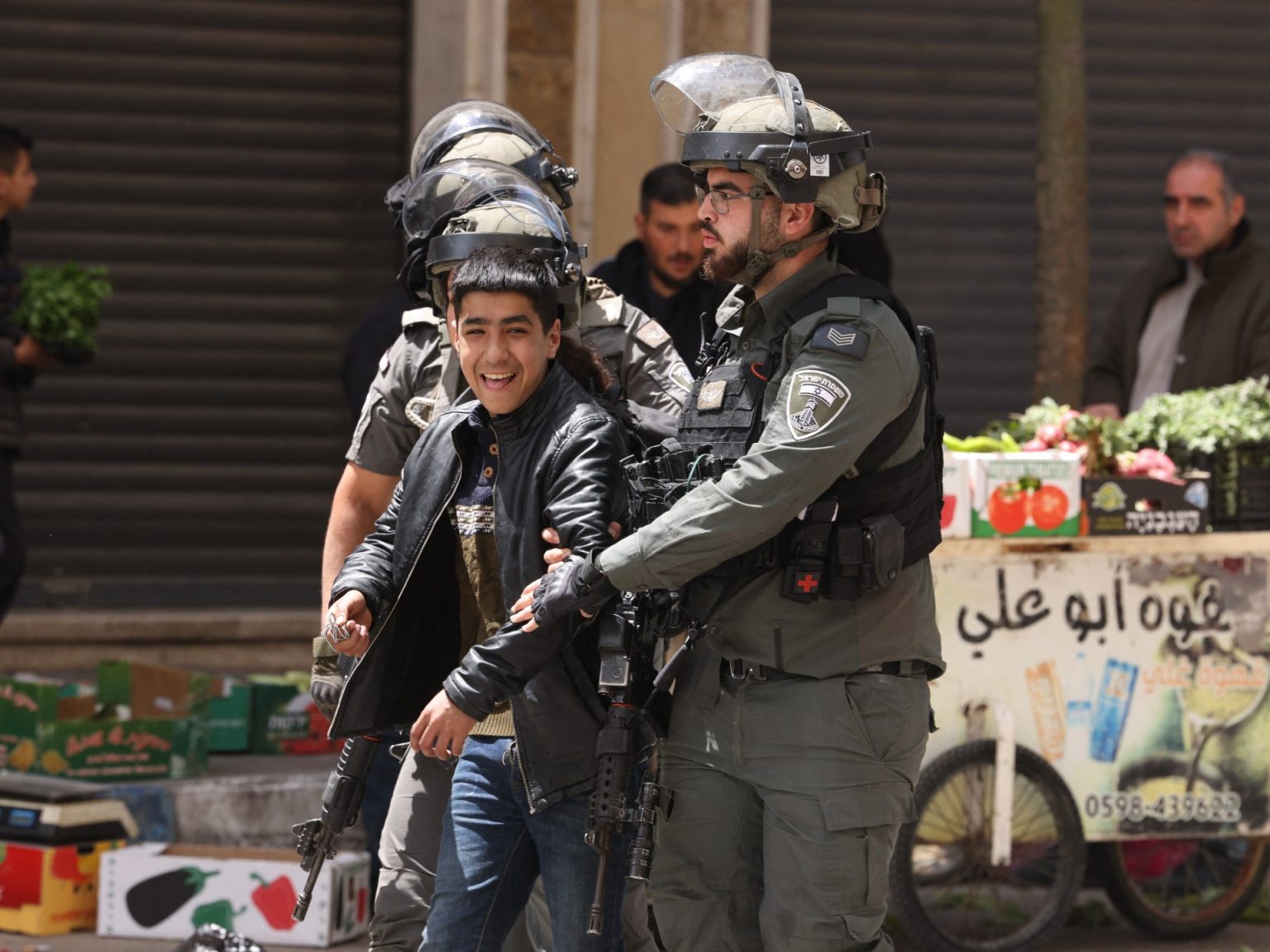 الاحتلال يقتحم قرى في بيت لحم والخليل ويعتقل العشرات afp 6803061f403f 1745028639