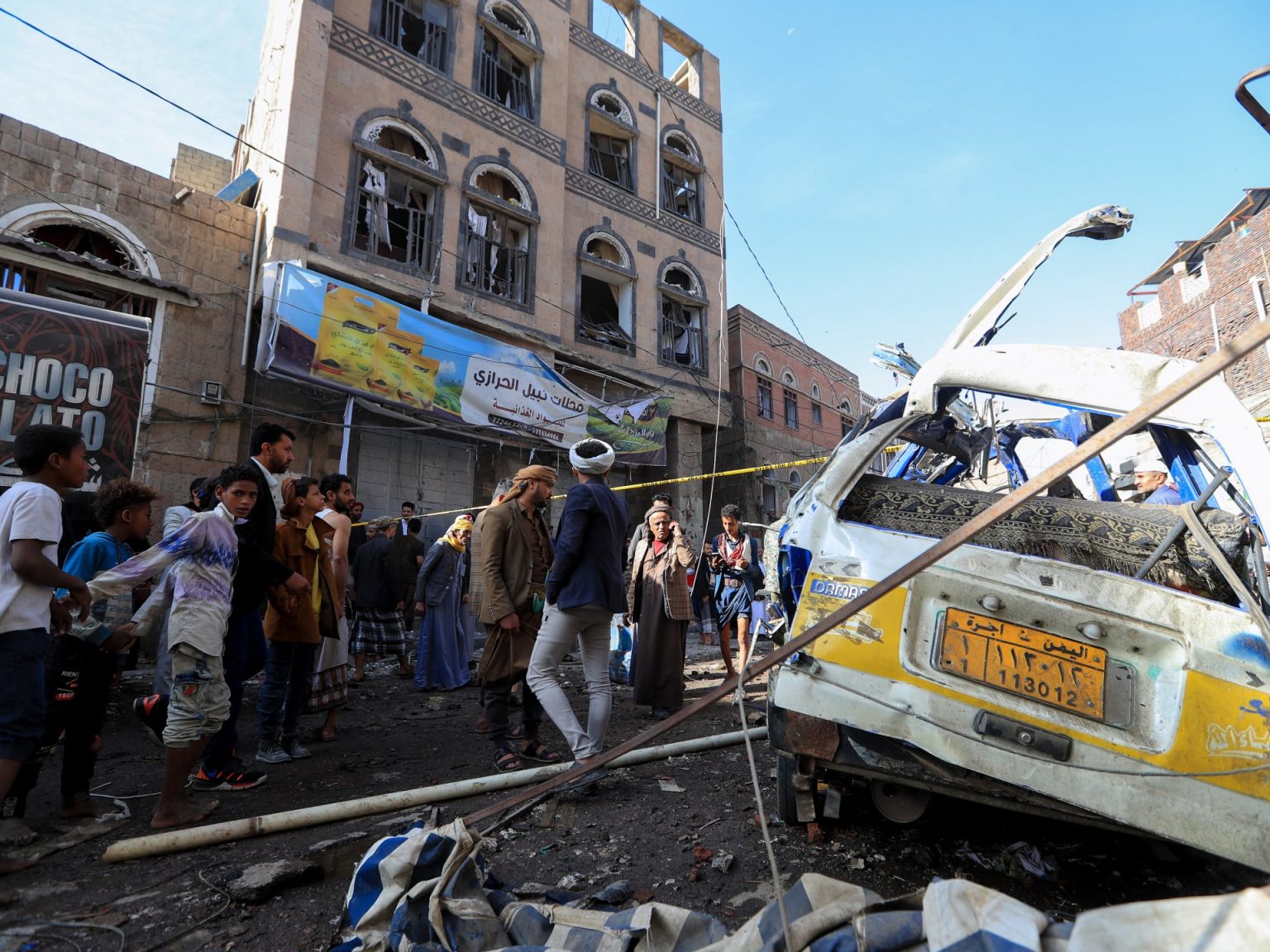 الحوثيون يعلنون مهاجمة هدفين إسرائيليين وحاملتي طائرات أميركيتين afp 680619491712 1745230153