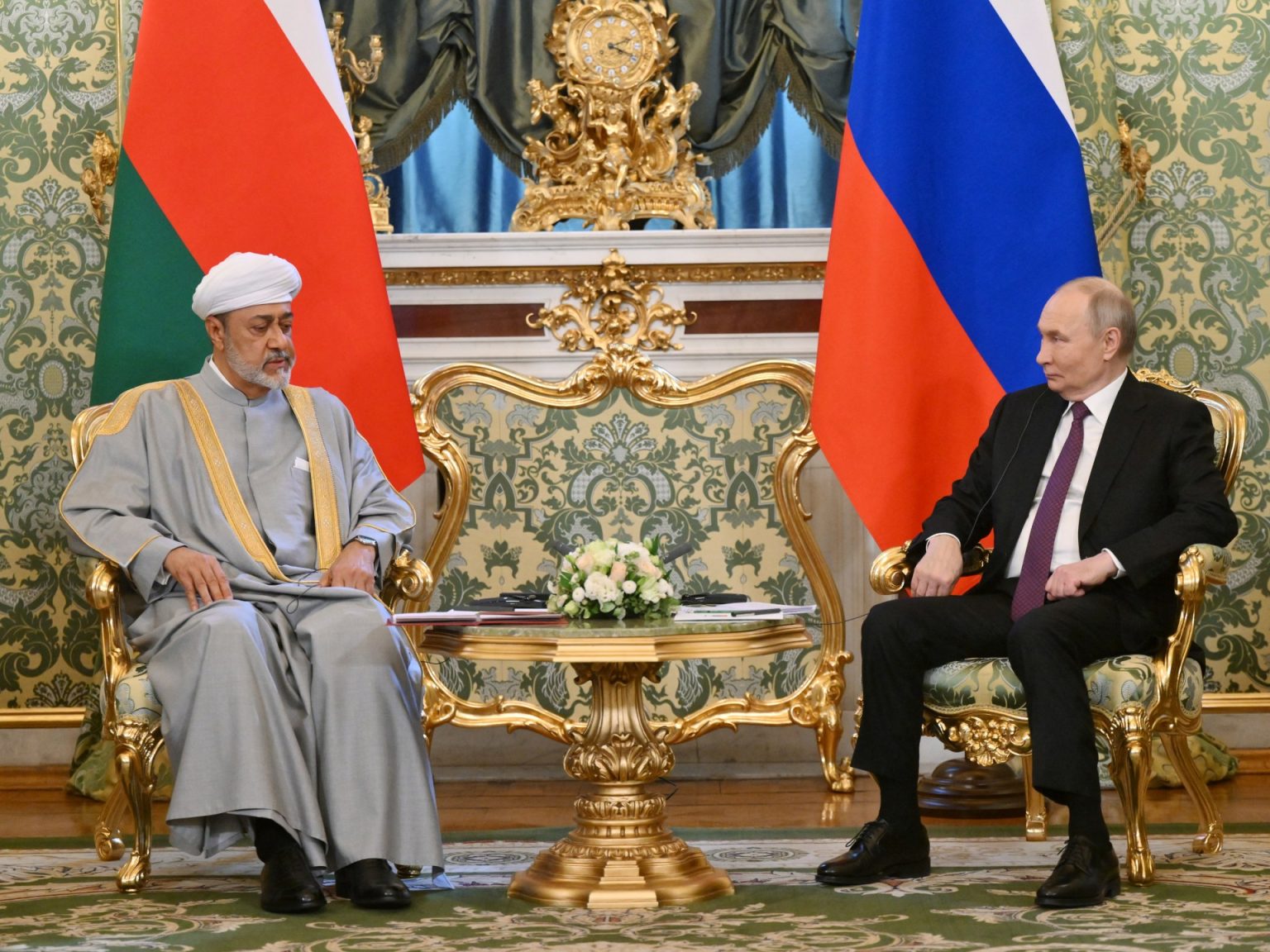 بوتين وسلطان عُمان يبحثان بموسكو ملفي غزة والنووي الإيراني afp 6807aaee7285 1745332974