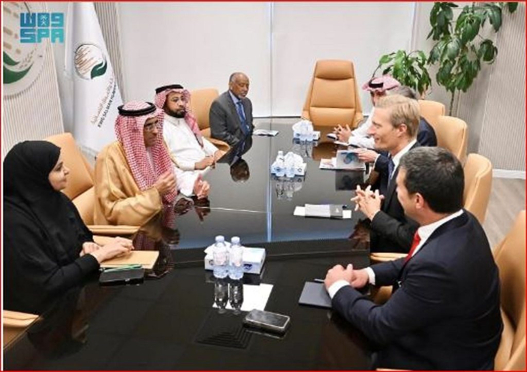 مسؤول بـ«سلمان الإغاثي» يلتقي نائب المدير التنفيذي لبرنامج الأغذية العالمي ajel2F2025 04 162Feikjfdso2FD985D8B3D8A7D8B9D8AF D8A7D984D985D8B4D8B1D981