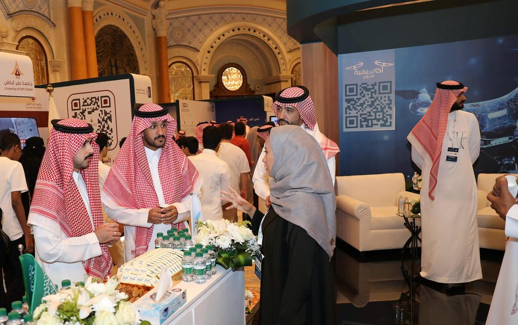 جامعة جدة راعي بلاتينيوم في معرض EDGEx 2025 وتعرض أبرز ابتكاراتها التقنية والتعليمية ajel2F2025 04 172F64gsj08r2F201