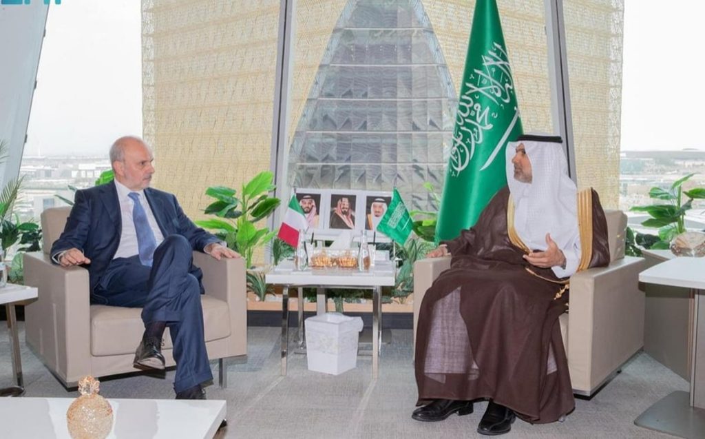وزير الصحة يبحث مع نظيره الإيطالي سبل تعزيز التعاون المشترك في القطاع الصحي ajel2F2025 04 182Fmmtxwec82FIMG20250418205125