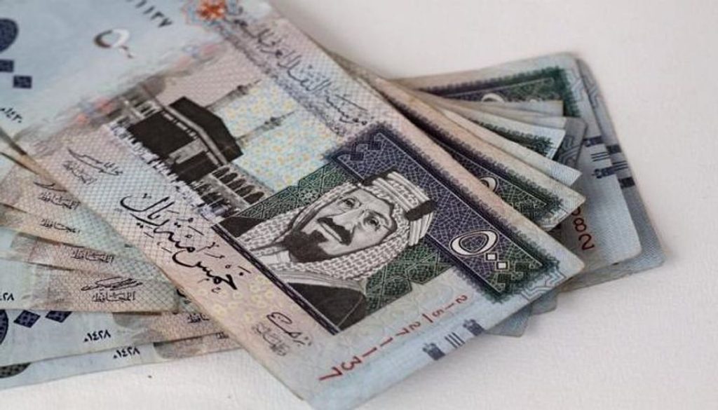 سعر الريال مقابل الجنيه المصري والعملات العربية اليوم الإثنين 23-10-1446 ajel2F2025 04 212Fflgnroi12F147 093149 saudi riyal price today thursday october 17 2024700x400
