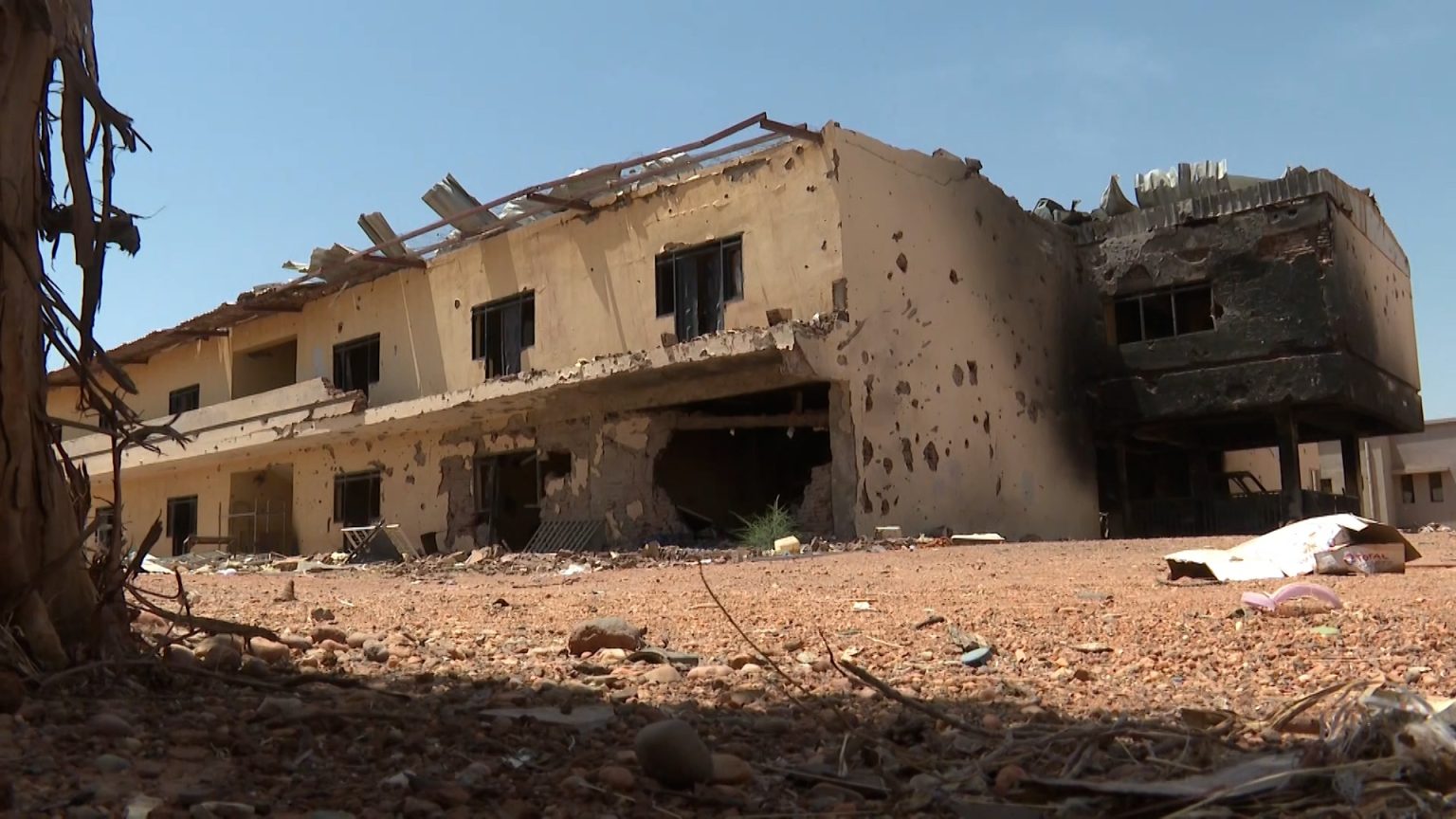 كاميرا الجزيرة داخل معسكر طيبة الذي استعاده الجيش السوداني image 1744269744