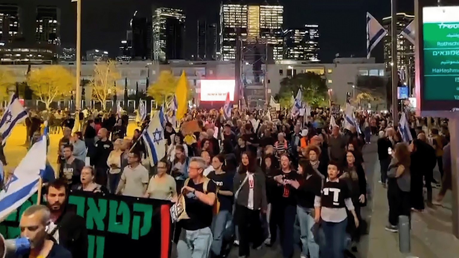 قلق في الجيش الإسرائيلي لتصاعد موجة التوقيعات وإجراءات لوقفها image 1744756999