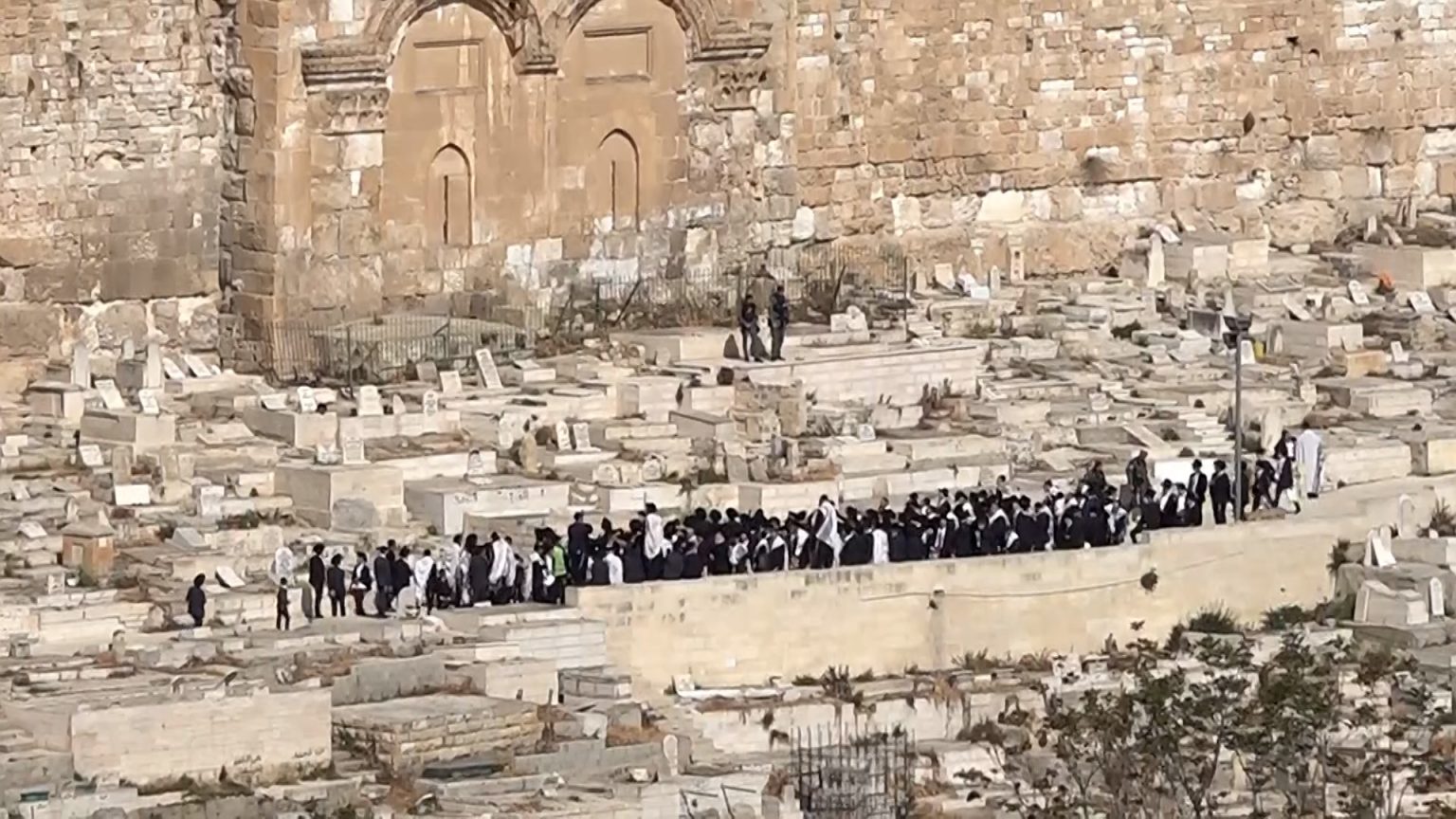 عكرمة صبري: الأقصى يُستباح من اليهود المتطرفين image 1744791652