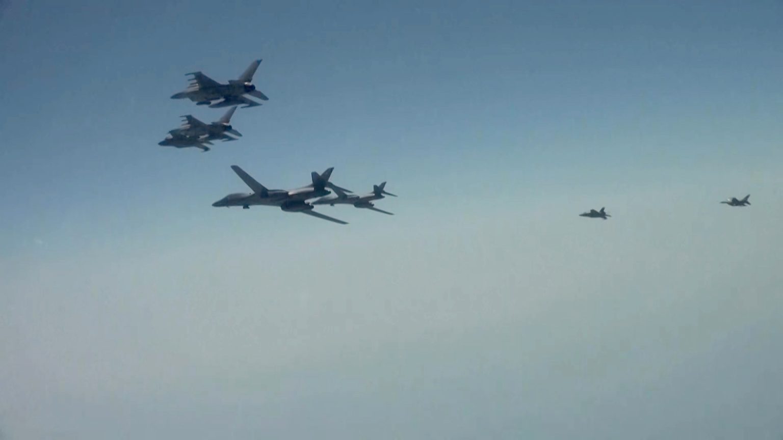 قصف أميركي غير مسبوق يستهدف اليمن بـ300 غارة خلال شهر image 1745011004