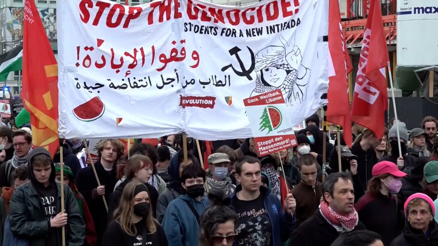 الغضب يتسع ببرلين جراء تهديد طلاب أجانب بالترحيل image 1745059418