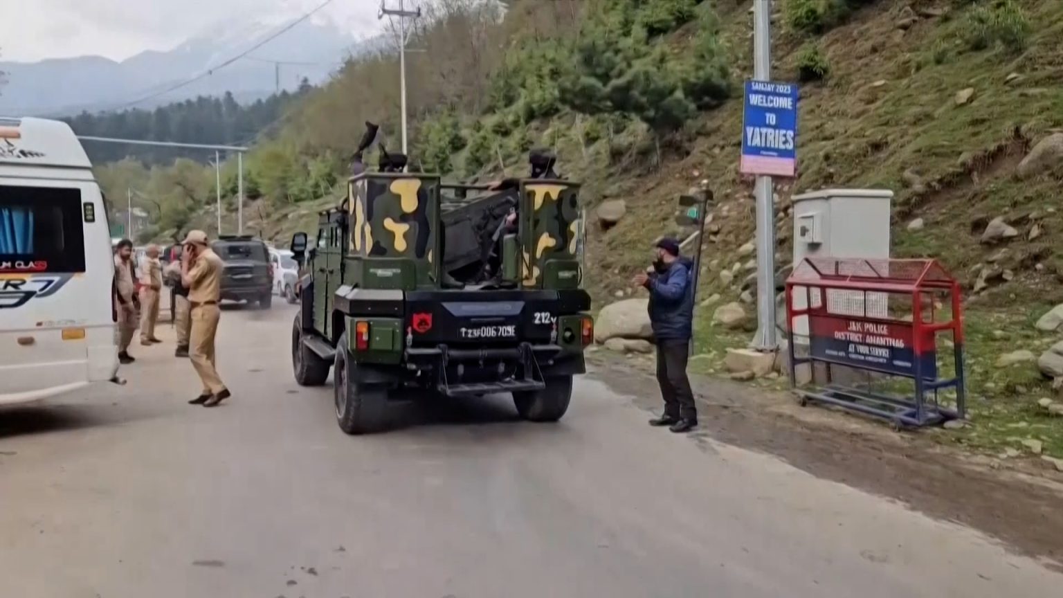 تصاعد التوتر بين الهند وباكستان بعد هجوم كشمير الدامي image 1745534840