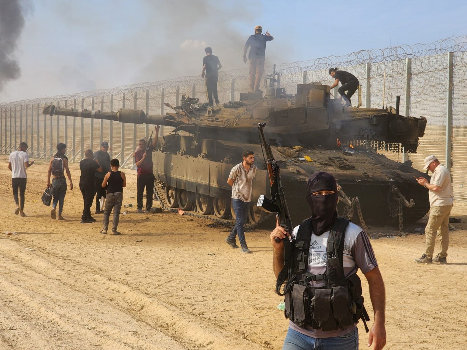 جنود مذعورون وقائد تحصن بمنزله.. نشر نتائج التحقيق بهجوم “زيكيم” sdsds 1745739817