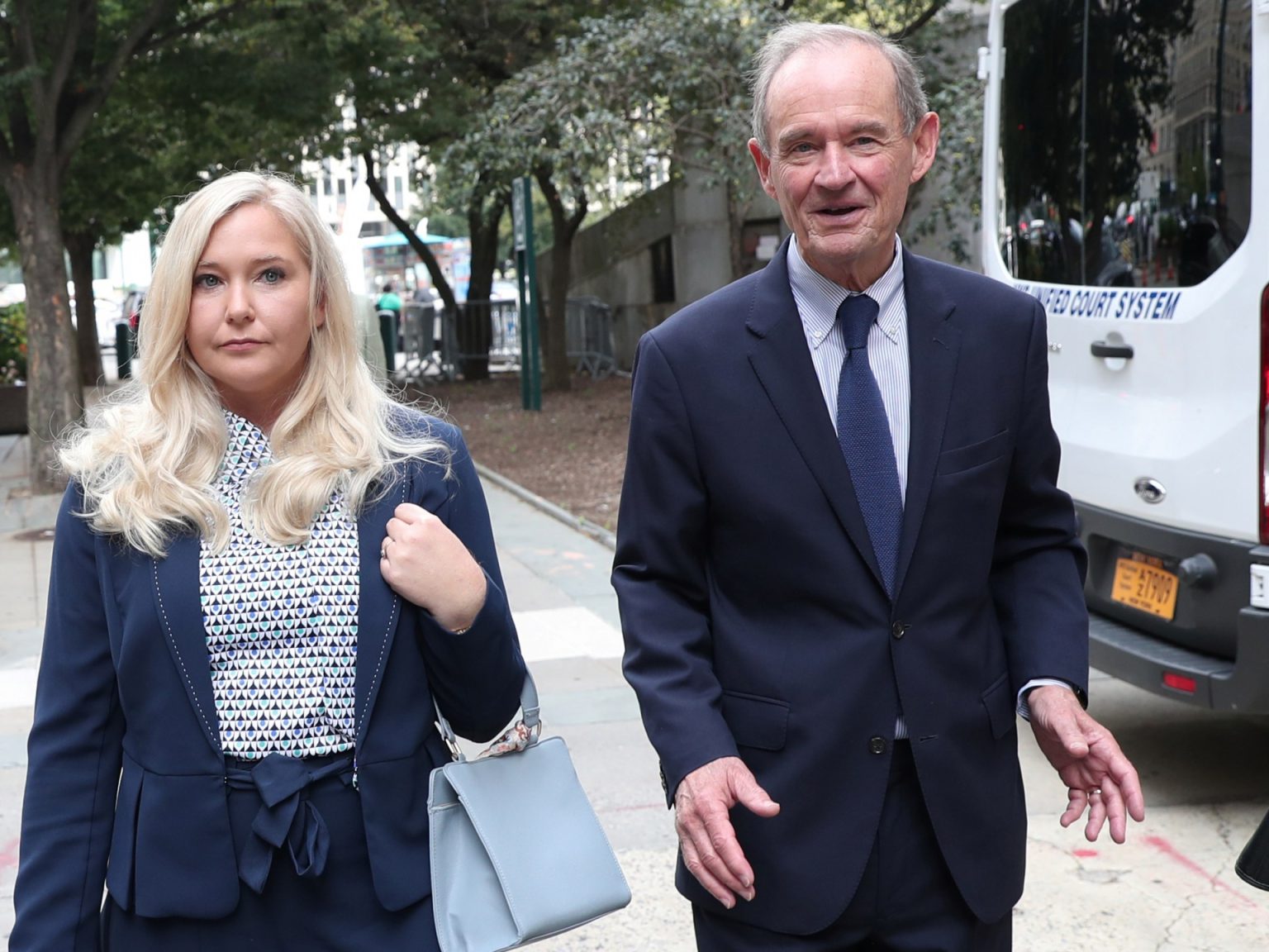 انتحار إحدى أبرز ضحايا جيفري إبستين والشرطة الأسترالية تفتح تحقيقا verginia G 1745677253