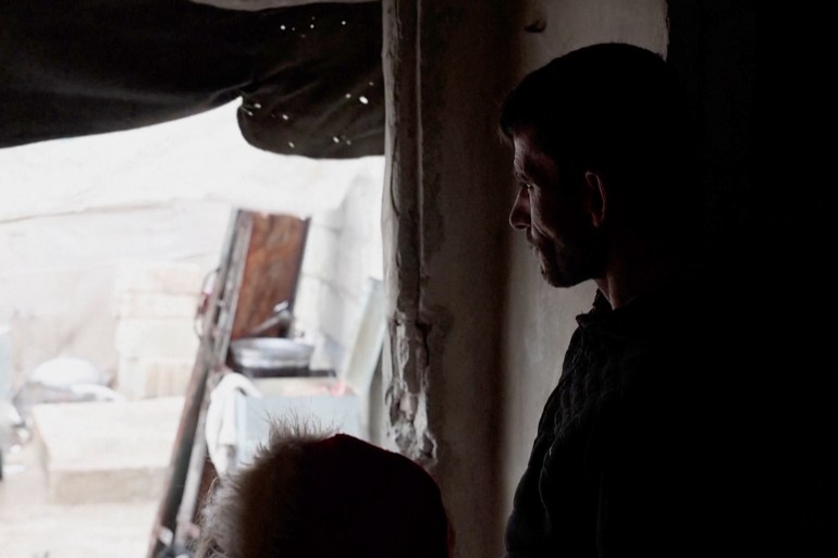 بعد 7 سنوات من النزوح.. إبراهيم يعود إلى قريته في ريف إدلب 1 قصص إنسانية - إبراهيم العزو