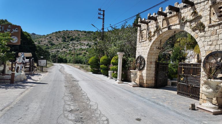 هكذا حوّل الاحتلال وادي الحجير اللبناني من مقصد سياحي إلى خراب 20 المنتزهات في محمية وادي الحجير الطبيعية خالية من روّادها بسبب وضع المحمية الصعب (الجزيرة) 2