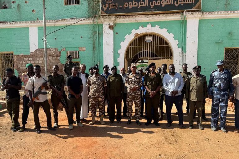 أخرجتهم الدعم السريع.. مساع سودانية لإعادة آلاف السجناء 19 "شرطة السجون السودانية تعلن استئناف العمل بسجن كوبر الاتحادي -المركز الصحفي"