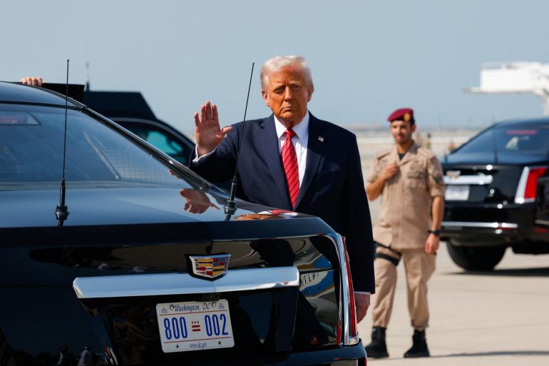 بالصور.. كيف استقبلت الدوحة الرئيس ترامب؟ 21 U.S. President Donald Trump gestures upon his arrival at Hamad International Airport, in Doha, Qatar, May 14, 2025. REUTERS/Brian Snyder