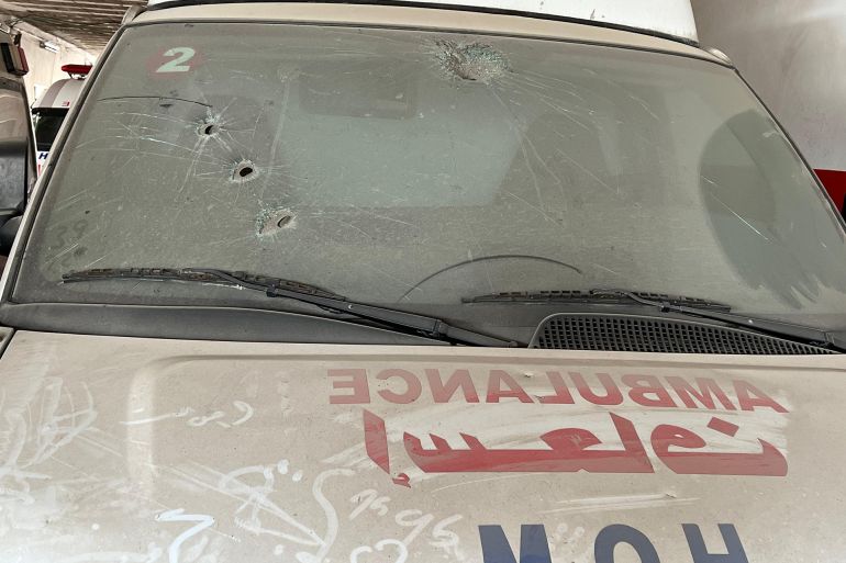 روايات من ذاكرة مسعفي غزة المثقلة 20 تعرضت سيارات الإسعاف للاستهداف من قوات الاحتلال خلال الحرب واستشهد العديد من المسعفين