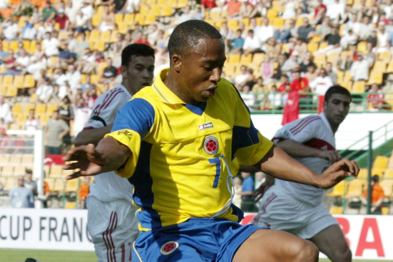 الكولومبي بيسيرا.. قاد بلاده للفوز بكوبا أميركا ودمرته حياة الليل 00 1747316588