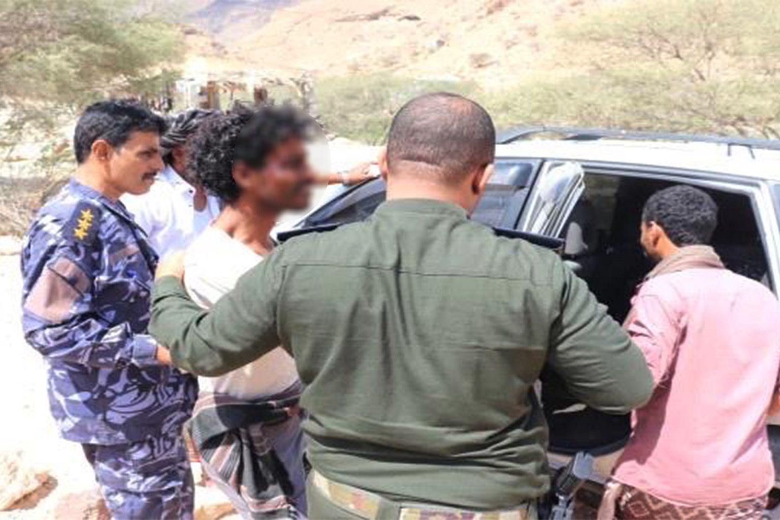 تكريم بائع “آيس كريم” يمني تعرض للعنصرية فتبرع بالهدايا لغزة 012 1746438639