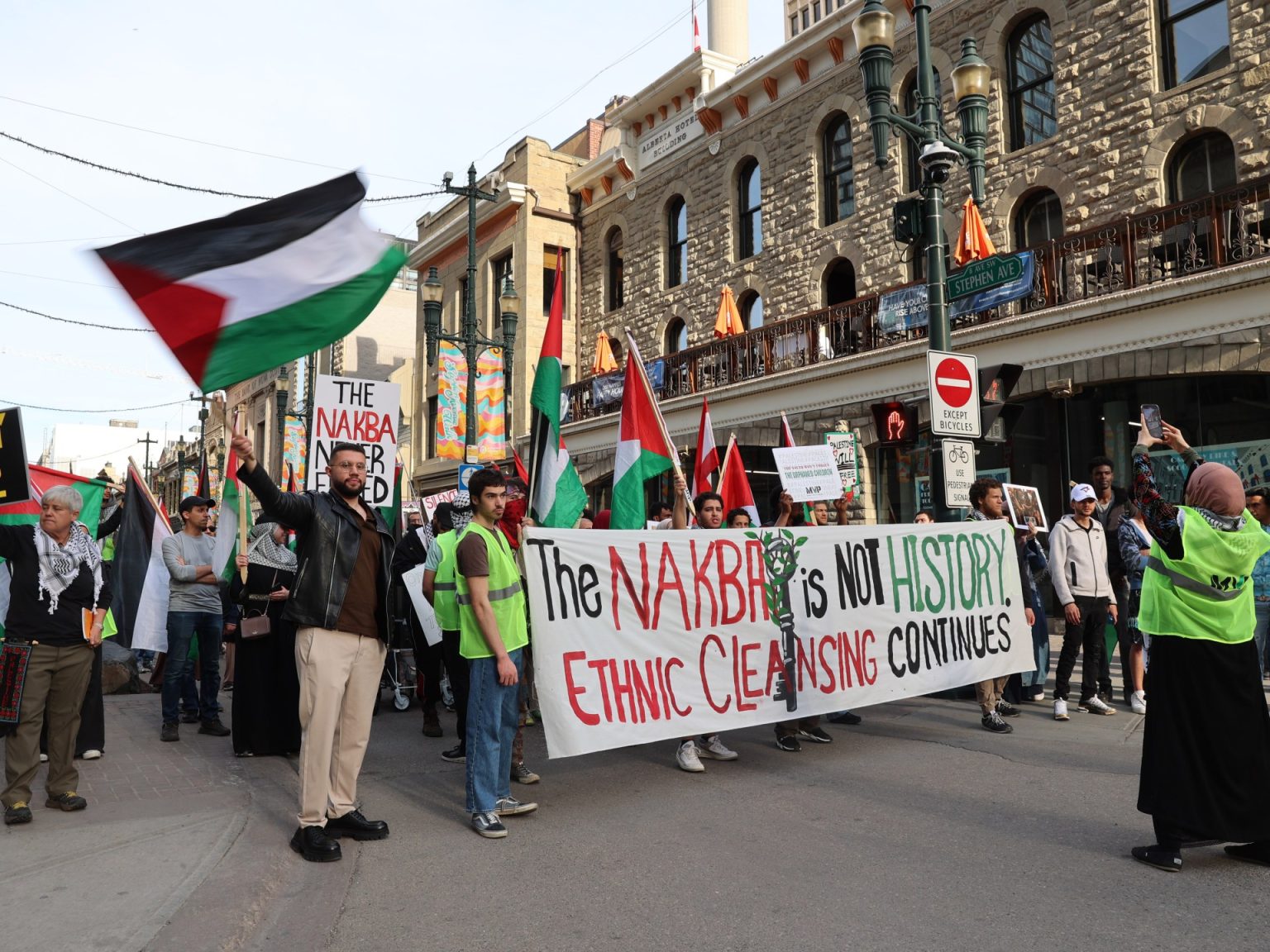 مظاهرة حاشدة في كالغاري لإحياء ذكرى النكبة والتنديد بحرب غزة 1 1747029061