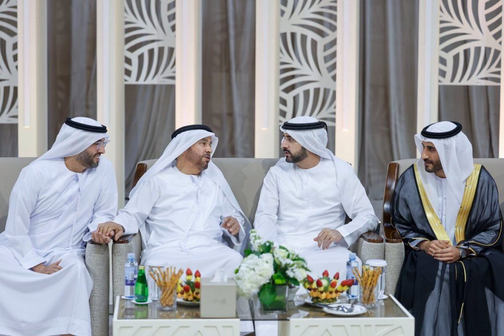 حمدان بن محمد يحضر أفراح تريم والطنيجي 1746375732 image