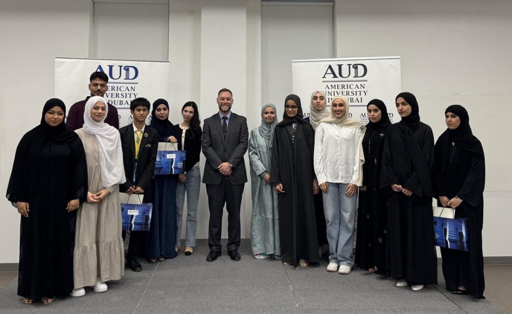 “الأميركية دبي” تتوج فوجاً جديداً من الطلبة المبدعين في الإعلام 1746626593 image