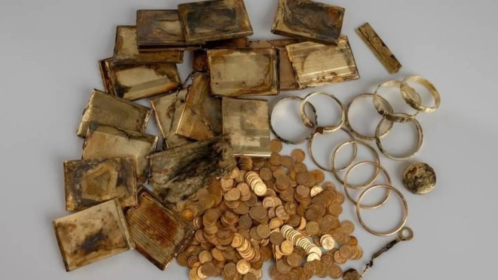 كنزٌ في قلب الغابة… 15 رطلاً من الذهب الغامض في التشيك 1746853700 image