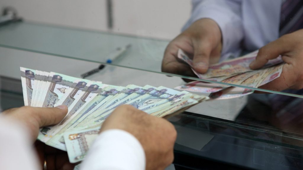 مصرفي: احتساب بدلات السكن والتعليم والتذاكر ضمن الراتب يتم بعد نزولها في الحساب وشهادة الراتب 1746909492 image