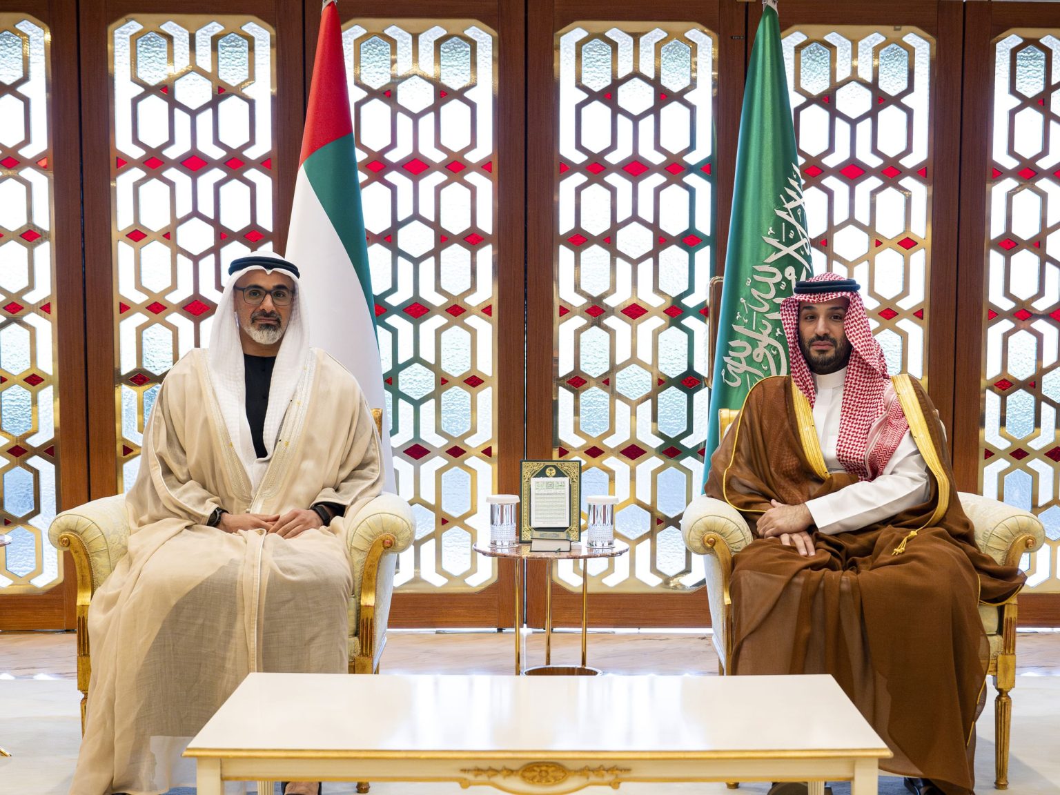 ولي عهد أبوظبي يبحث وولي العهد السعودي العلاقات بين البلدين 1747222630 image