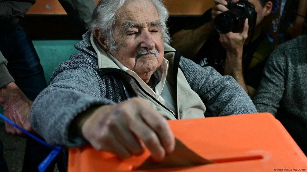 وفاة “أفقر رئيس في العالم” 1747231715 image