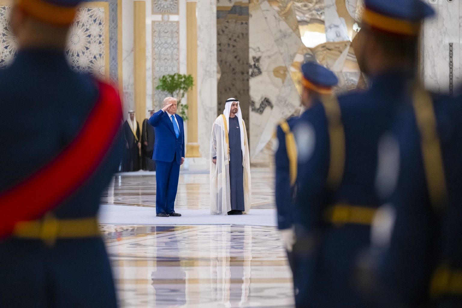 تغطية مباشرة.. اليوم الثاني من زيارة الرئيس الأميركي إلى الإمارات 1747397008 image