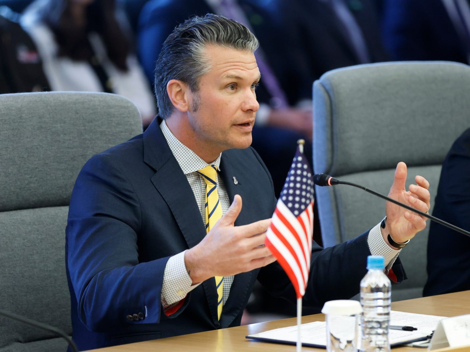 واشنطن تبرر اتفاقها مع الحوثيين وقائد عسكري يحذر من الاستخفاف بهم 1747717441 2207011759 1746506823