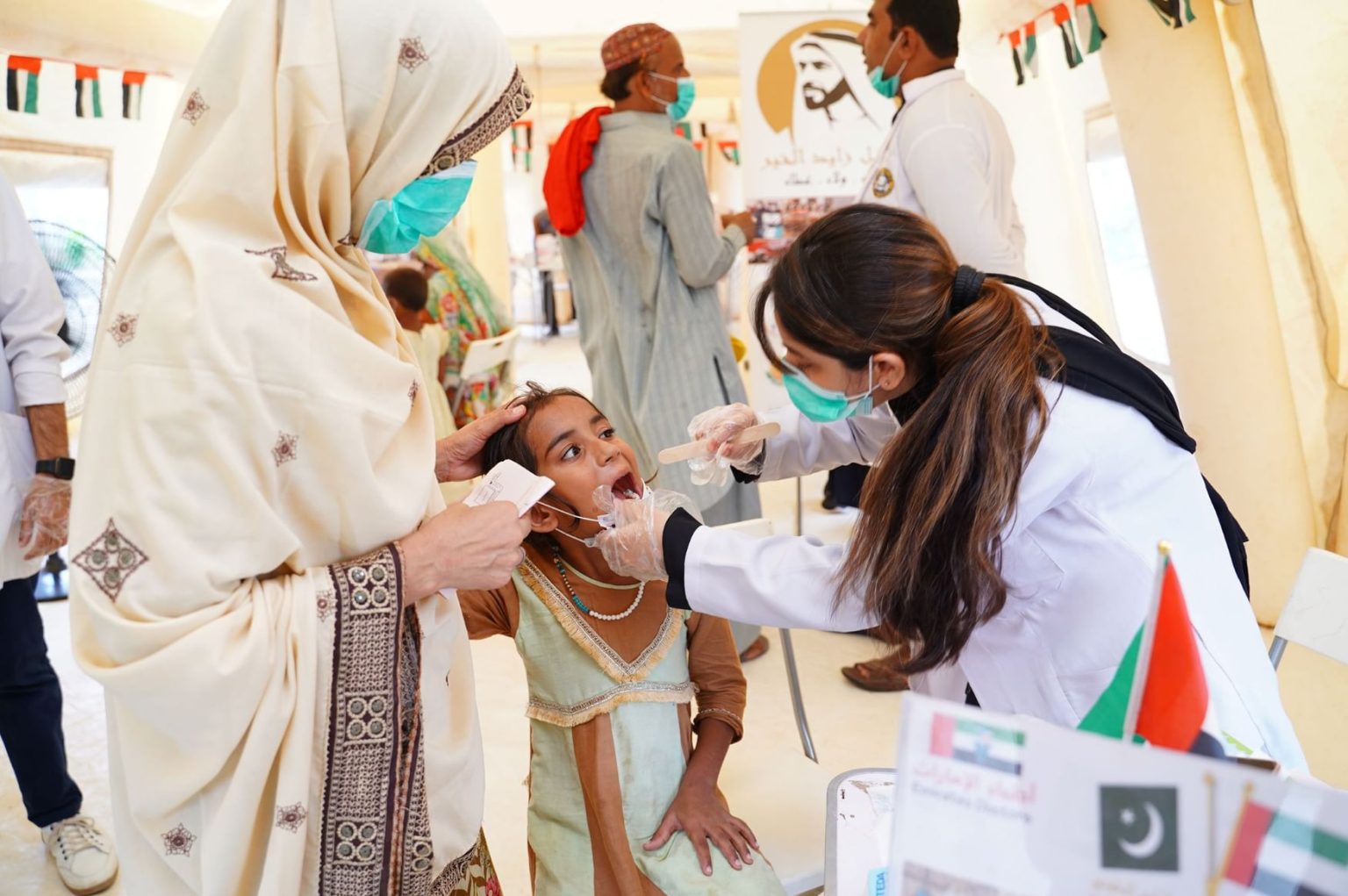 عيادات قلب إماراتية متنقلة تجوب قرى باكستان لتقديم رعاية صحية متكاملة 1748694746 image