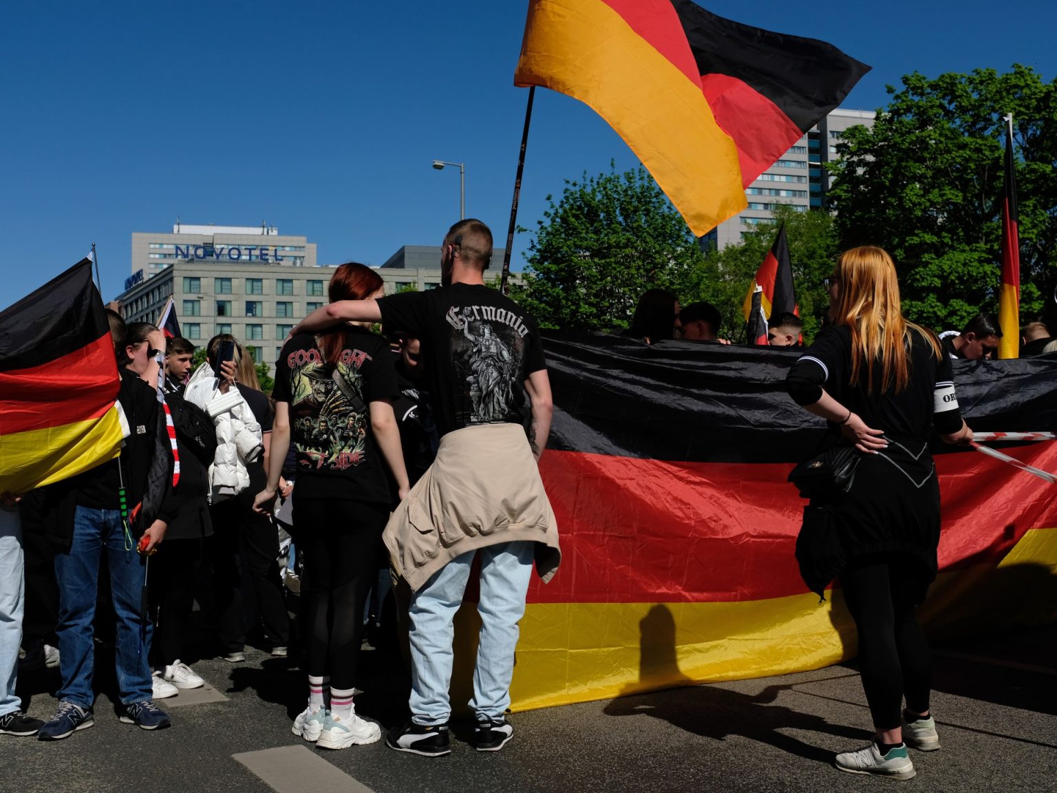 غالبية الألمان قلقون على الديمقراطية بعد 80 عاما من نهاية النازية 2212091649 1746094196