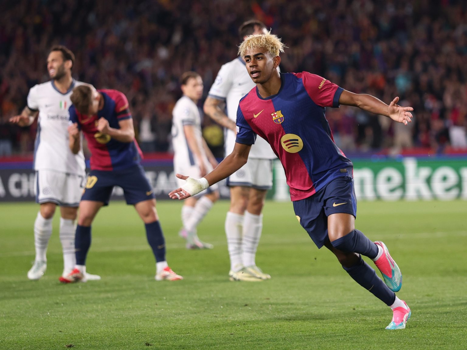 لامين جمال.. ثقة ونضوج وسهل ممتنع بكرة القدم 2212791141 1746041672