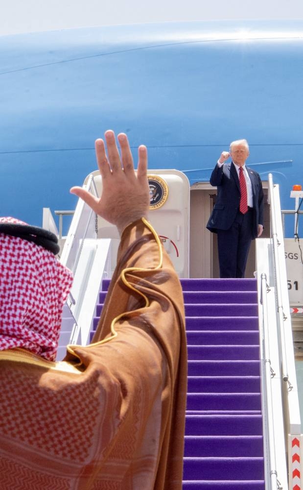ترمب: لا أحد يستطيع كسر علاقتي القوية مع الملك سلمان وولي العهد السعودي 2524665