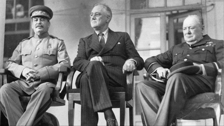 الحرب العالمية الثانية.. الصراع الدموي الذي يشكل العالم إلى اليوم 19 ميدان - مؤتمر طهران 1943 (ستالين ورزفيلت وتشرشيل)