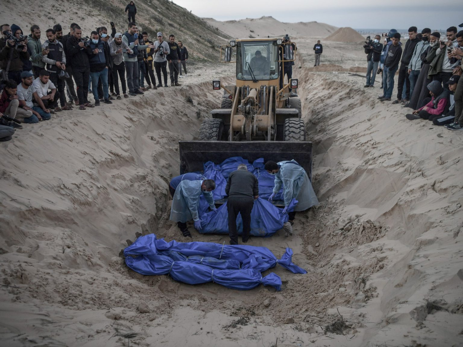 جدعون ليفي: ما يجري بغزة يمكن وصفه بـ”عربات الإبادة الجماعية” 33283009 1708597562