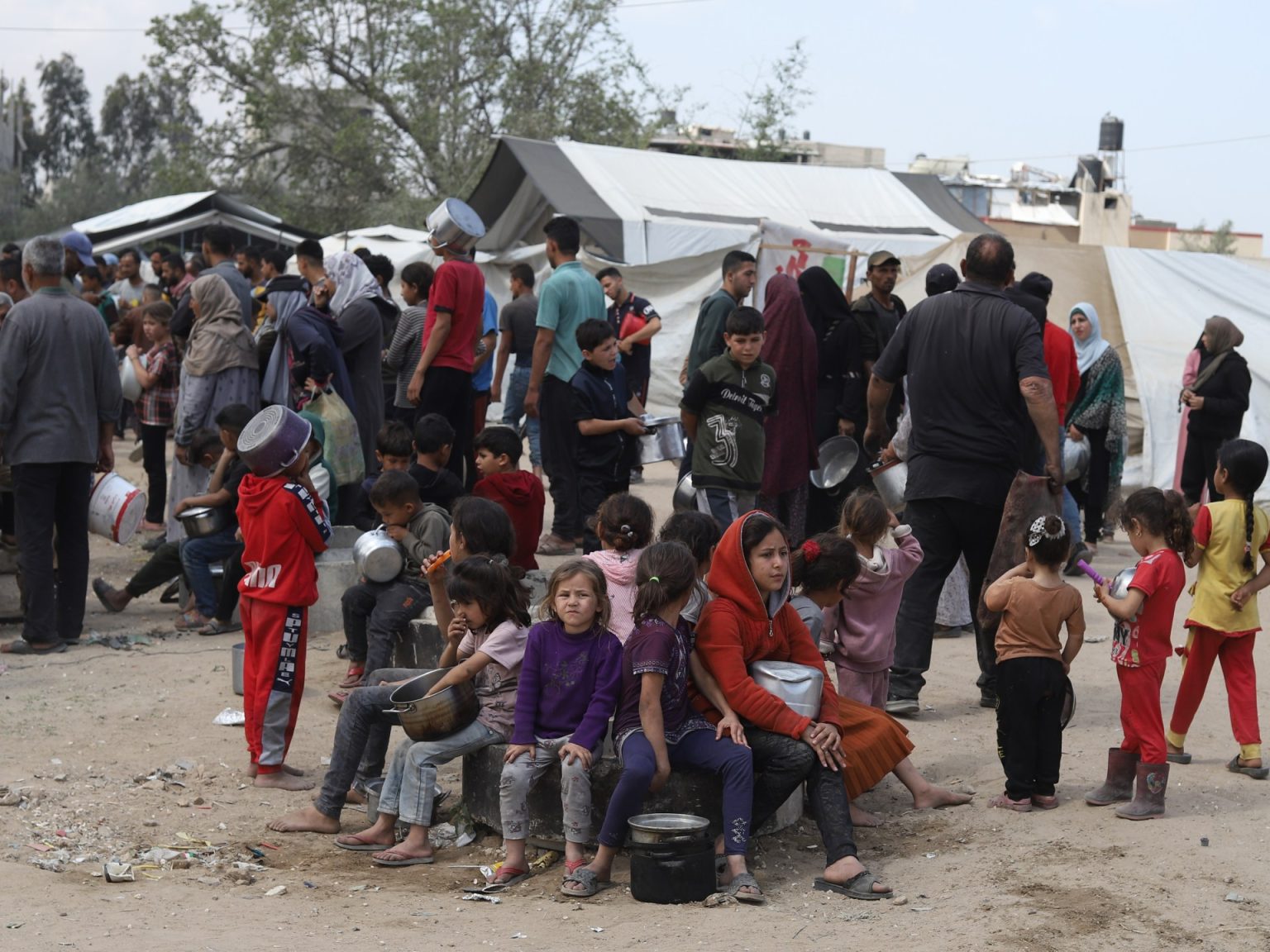 يوم في حياة 3 غزيين.. همسات الصمود في ظل الجوع 37821570 1746255717