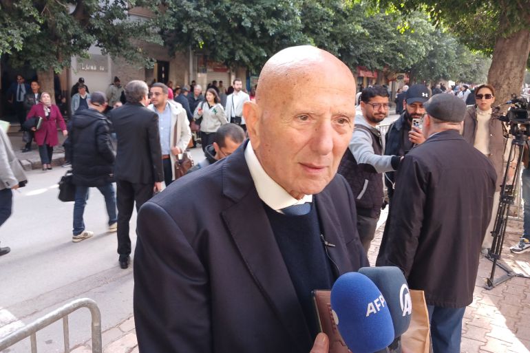 "التآمر 2".. محاكمات سياسية ممنهجة للمعارضة في تونس 19 : زعيم جبهة الخلاص المعاضة نجيب الشابي / المحكمة الابتدائية بتونس/ العاصمة