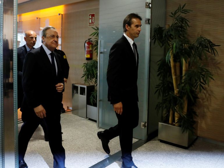 ألونسو ولعنة المدربين الإسبان لريال مدريد في عهد بيريز 4 Soccer Football - Real Madrid present new coach Julen Lopetegui - Santiago Bernabeu, Madrid, Spain - June 14, 2018 New Real Madrid coach Julen Lopetegui arrives for the press conference with president Florentino Perez REUTERS/Juan Medina