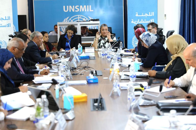 بين شرعية غائبة وتفاهمات هشة.. أي سيناريو ينتظر ليبيا؟ 21 مخرجات اللجنة الاستشارية تفضي إلى 3 مسارات تتطلب حراك محلي ودولي لتنفيذها (المصدر - بعثة الأمم المتحدة للدعم في ليبيا)