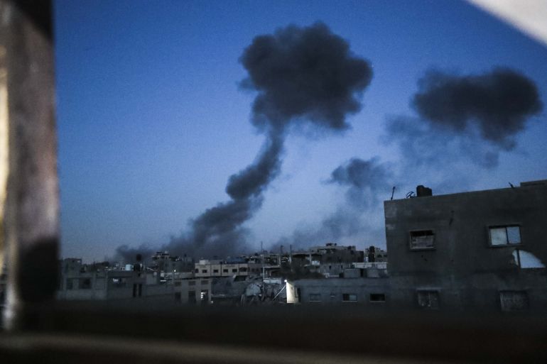 17 شهيدا بمجزرة في خان يونس والاحتلال يواصل خنق غزة بتجويع ممنهج 20 AAUE 2 1746235530