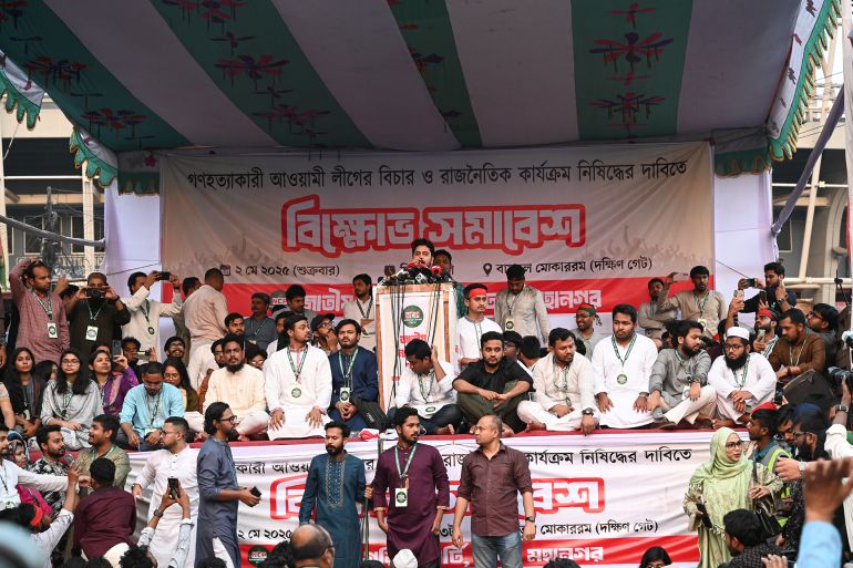 مطالب سياسية ودينية تجمع أحزاب بنغلاديش في التظاهرات 19 Activists and general people attend a protest rally demanding a ban on the Awami League's trials and political activities in Dhaka, Bangladesh, on May 2, 2025. The National Citizens Party (NCP) holds a protest rally demanding a ban on the Awami League's trials and political activities in Dhaka. (Photo by Mamunur Rashid/NurPhoto via Getty Images)
