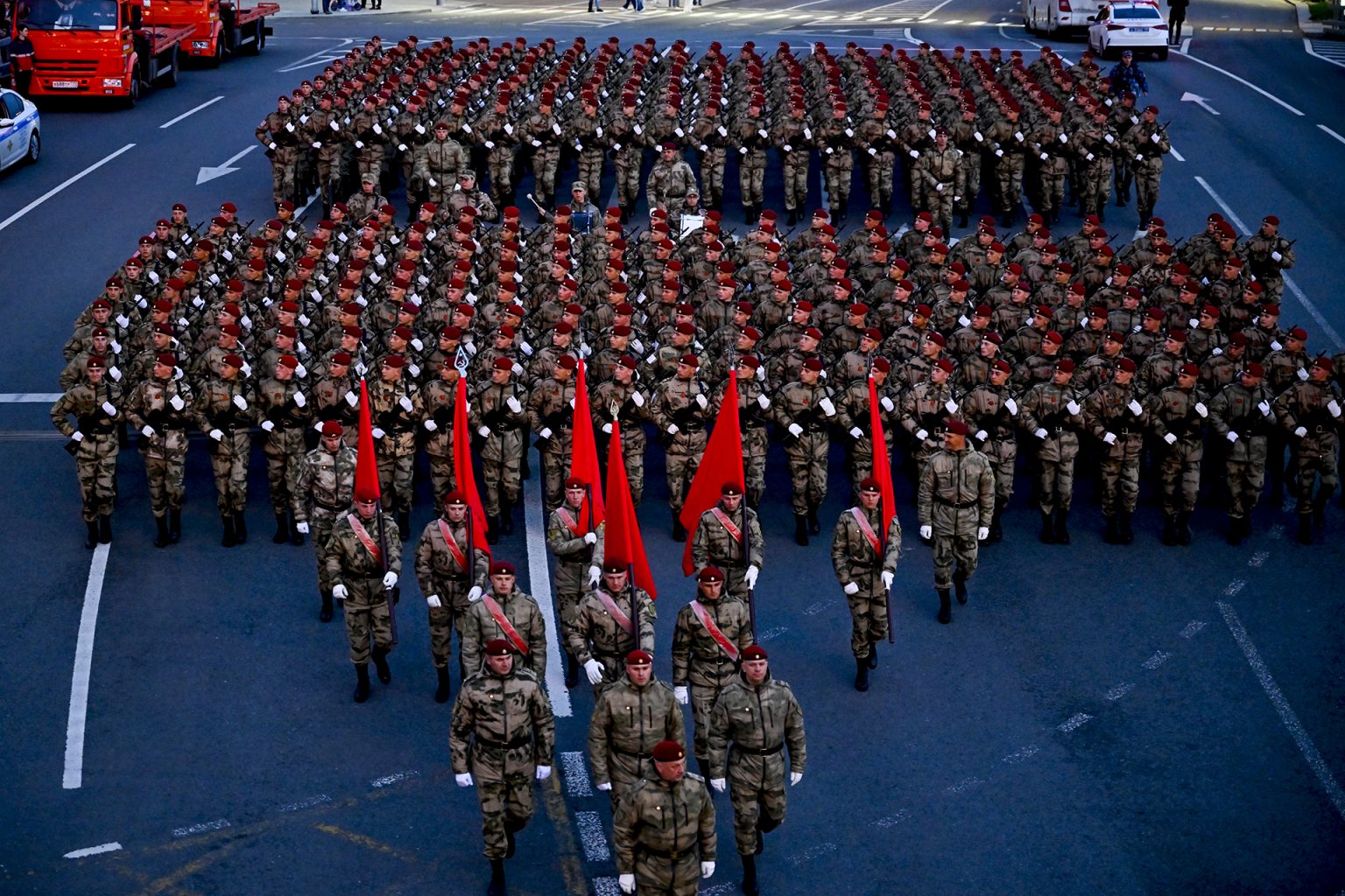 بالصور.. روسيا وأوروبا تحييان ذكرى الانتصار على النازية GettyImages 2212703956 1746688604